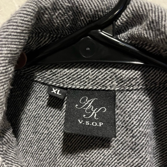 Akomplice VSOP grey button down with brown buttons and pockets Size XL - Picture 2 of 6